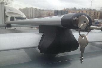 Багажник Hyundai Creta на рейлинги Favorit аэродинамические дуги с замком