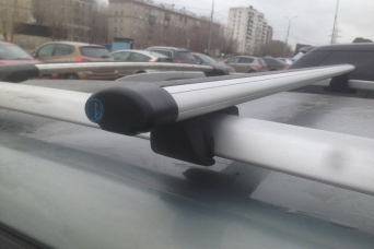 Багажник Hyundai Creta на рейлинги Крепыш аэродинамичесике дуги с замком