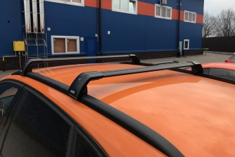 Багажник Hyundai Tucson III на интегрированные рейлинги черный