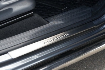 Накладки на пороги VW Amarok внешние