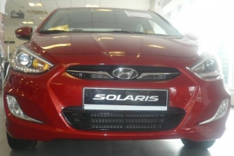 Защита радиатора Hyundai Solaris I 2010-2014 сетка ячейки 10 мм