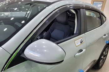 Дефлекторы на окна черные с хромированным молдингом (6 элементов) Autoclover - Renault Arkana 2019-2025 - Автоаксессуары и тюнинг