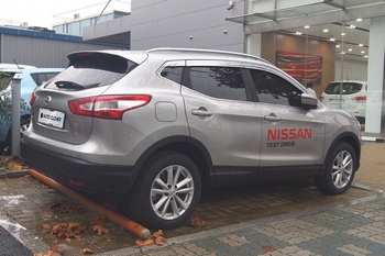 Дефлекторы на окна хромированные (6 элементов) Autoclover - Nissan Qashqai 2014-2021 D627