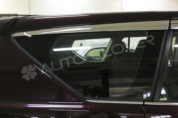 Дефлекторы на окна хромированные Autoclover (6 элементов) - Toyota Innova II 2015-2025 D677