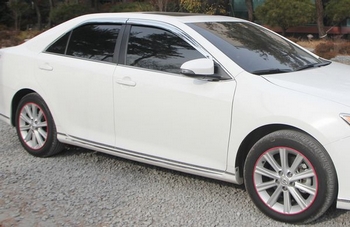 Хромированные накладки на боковые юбки Autoclover - Toyota Camry 2011-2017 B766