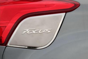 Накладка на люче бензобака Ford Focus III 2011-2015 хетчбек нержавеющая сталь
