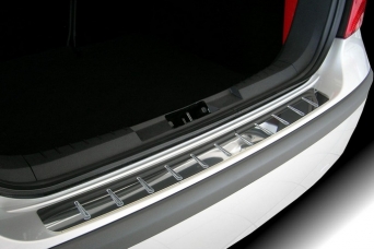 Накладка на задний бампер Mazda 6 GJ универсал зеркальная