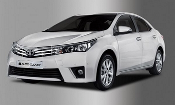 Накладки хромированные на решетку радиатора (верх) Autoclover - Toyota Corolla 2013-2019 C742