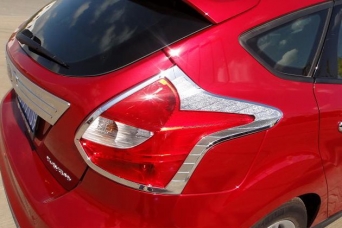 Накладки на задние фонари Ford Focus III 2011-2015 хетчбек хром
