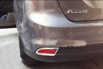 Накладки на задние противотуманные фонари Ford Focus III 2011-2015 седан хром