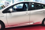 Хром молдинги дверей Toyota Prius 2016