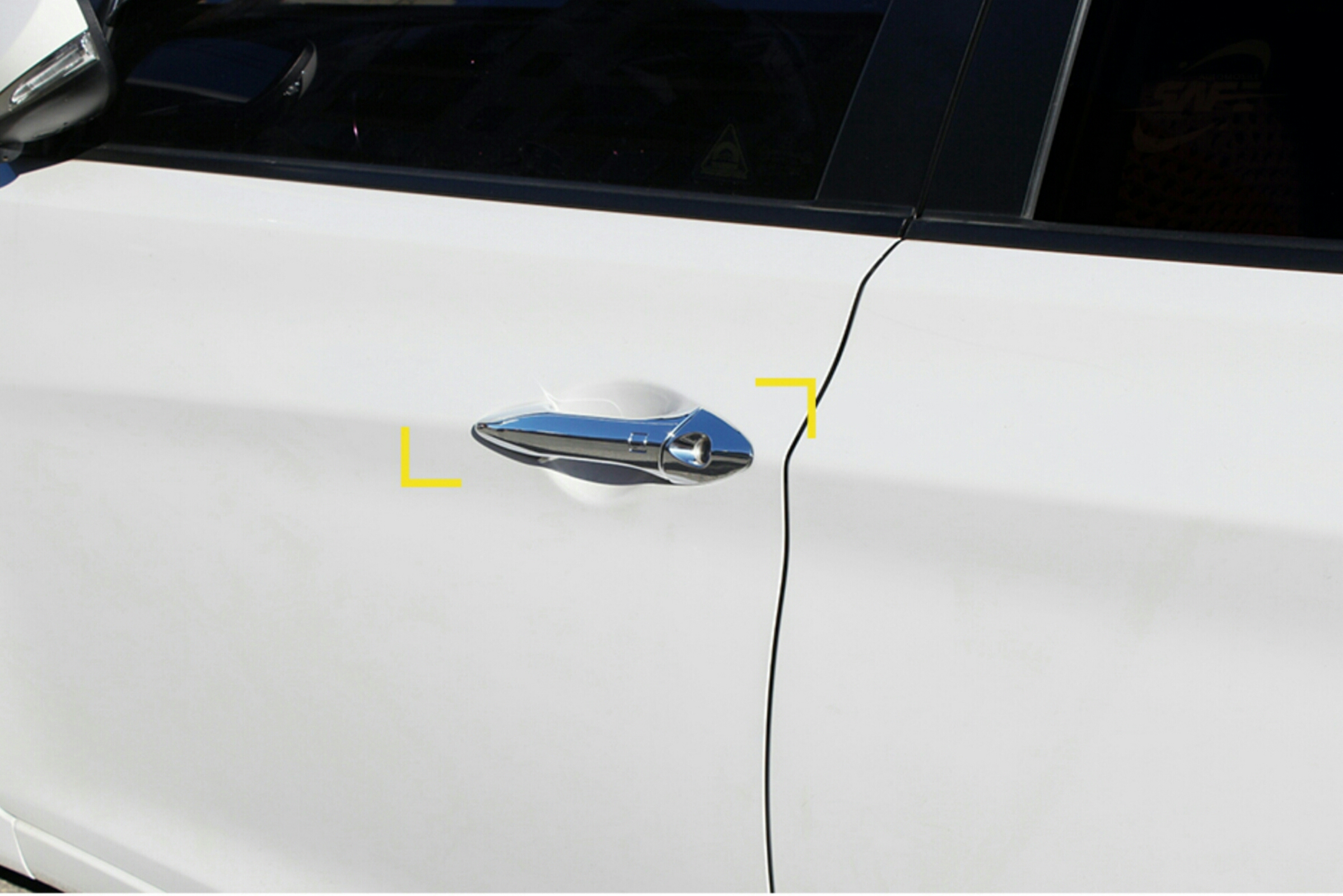 Hyundai Elantra накладки на ручки без ключевого доступа хром K410