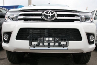 Защита радиатора Toyota Hilux 8 2015- в сборе с сеткой